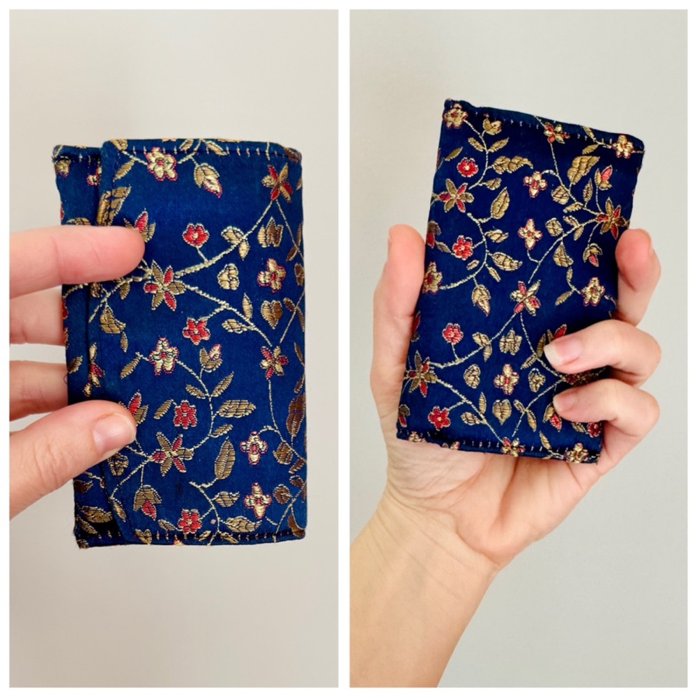 Vintage Chinese Floral Silk Embroidered Fold-Over Card Holder Wallet, Navy Blue - Picture 6 of 16